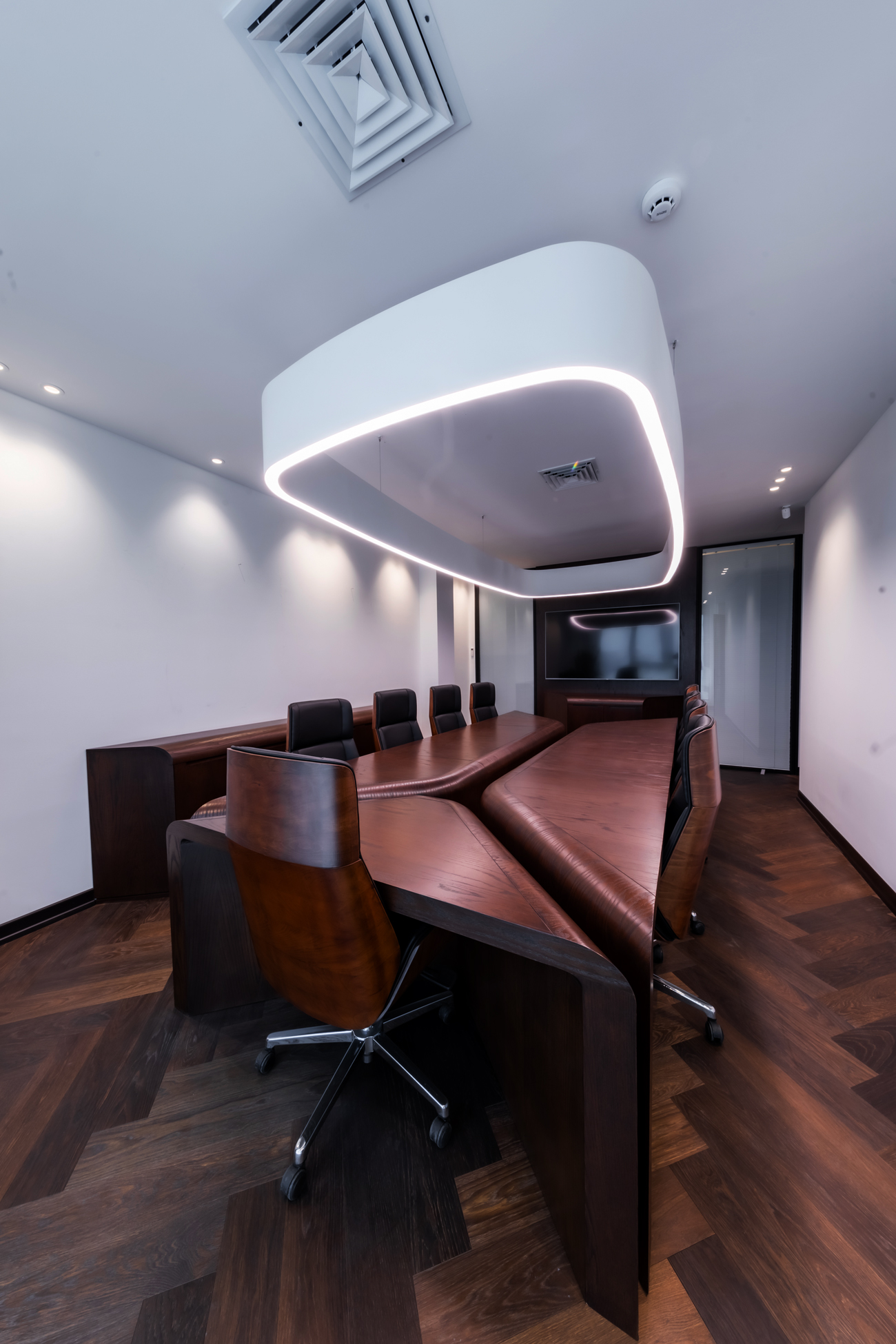 Bespoke Oval Light