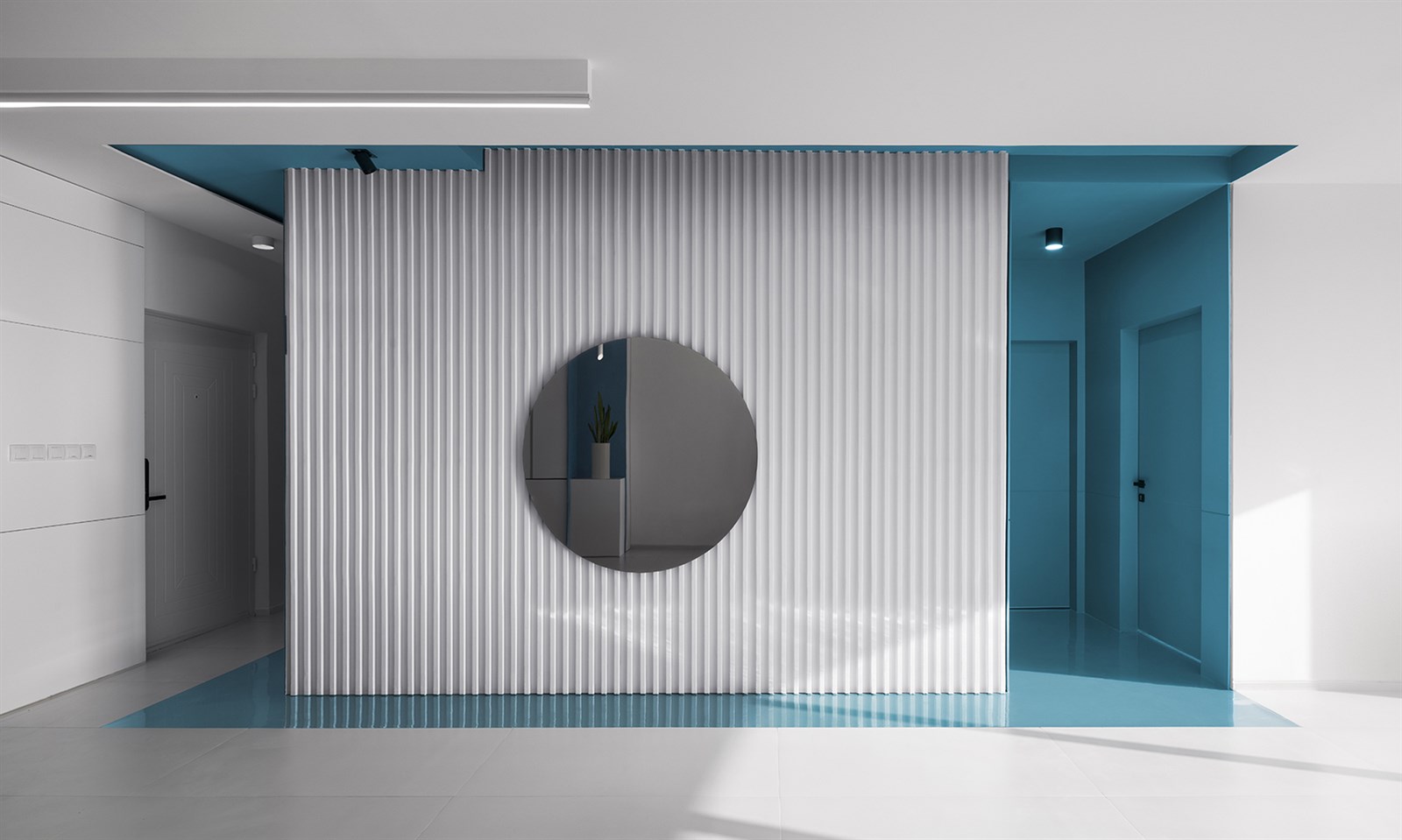 Double Ceiling Apartment